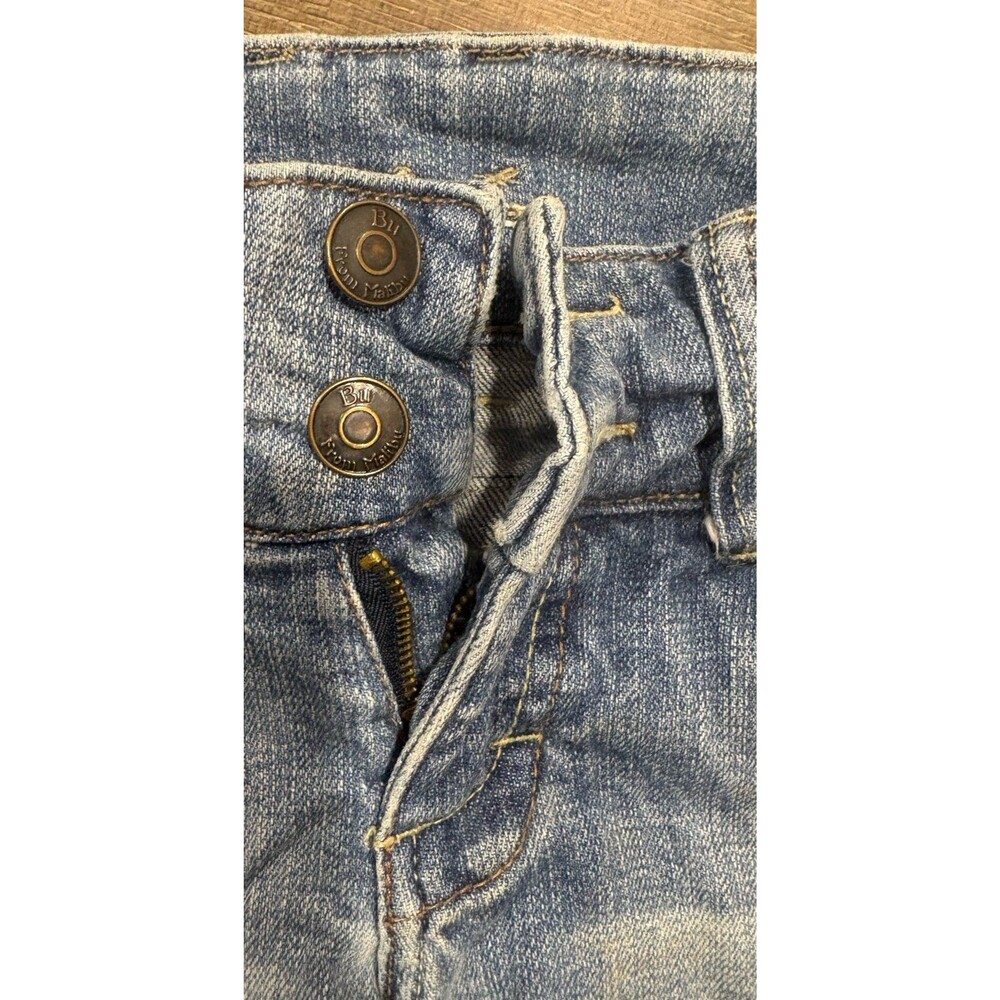 Shorts - Picture 2 of 5